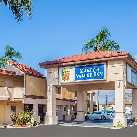 Super 8 By Wyndham Oceanside Marty'S Valley Inn エクステリア 写真