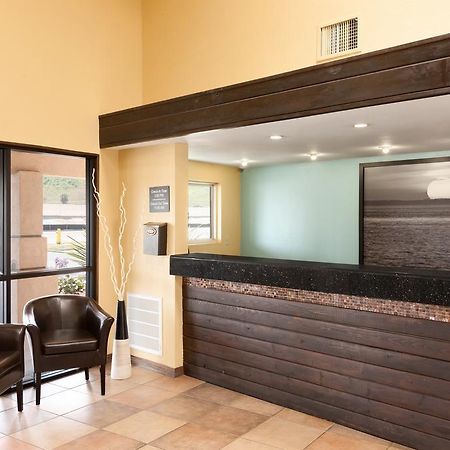 Super 8 By Wyndham Oceanside Marty'S Valley Inn エクステリア 写真