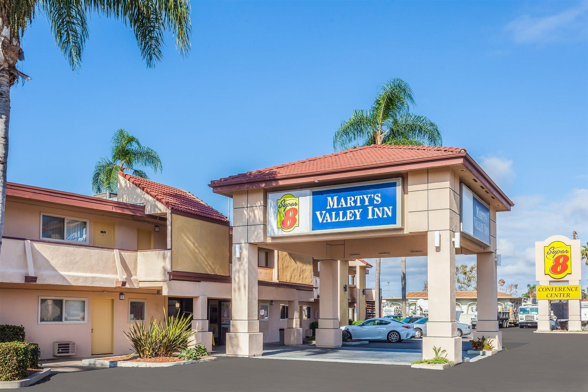 Super 8 By Wyndham Oceanside Marty'S Valley Inn エクステリア 写真