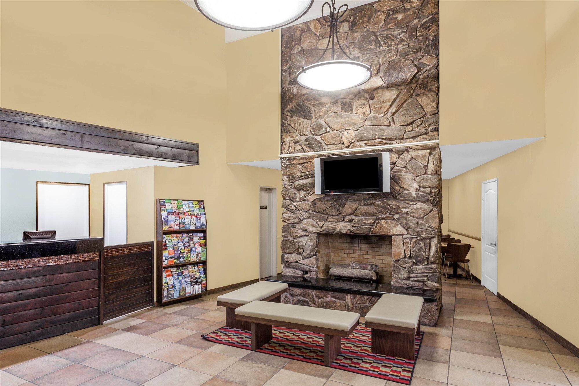 Super 8 By Wyndham Oceanside Marty'S Valley Inn エクステリア 写真