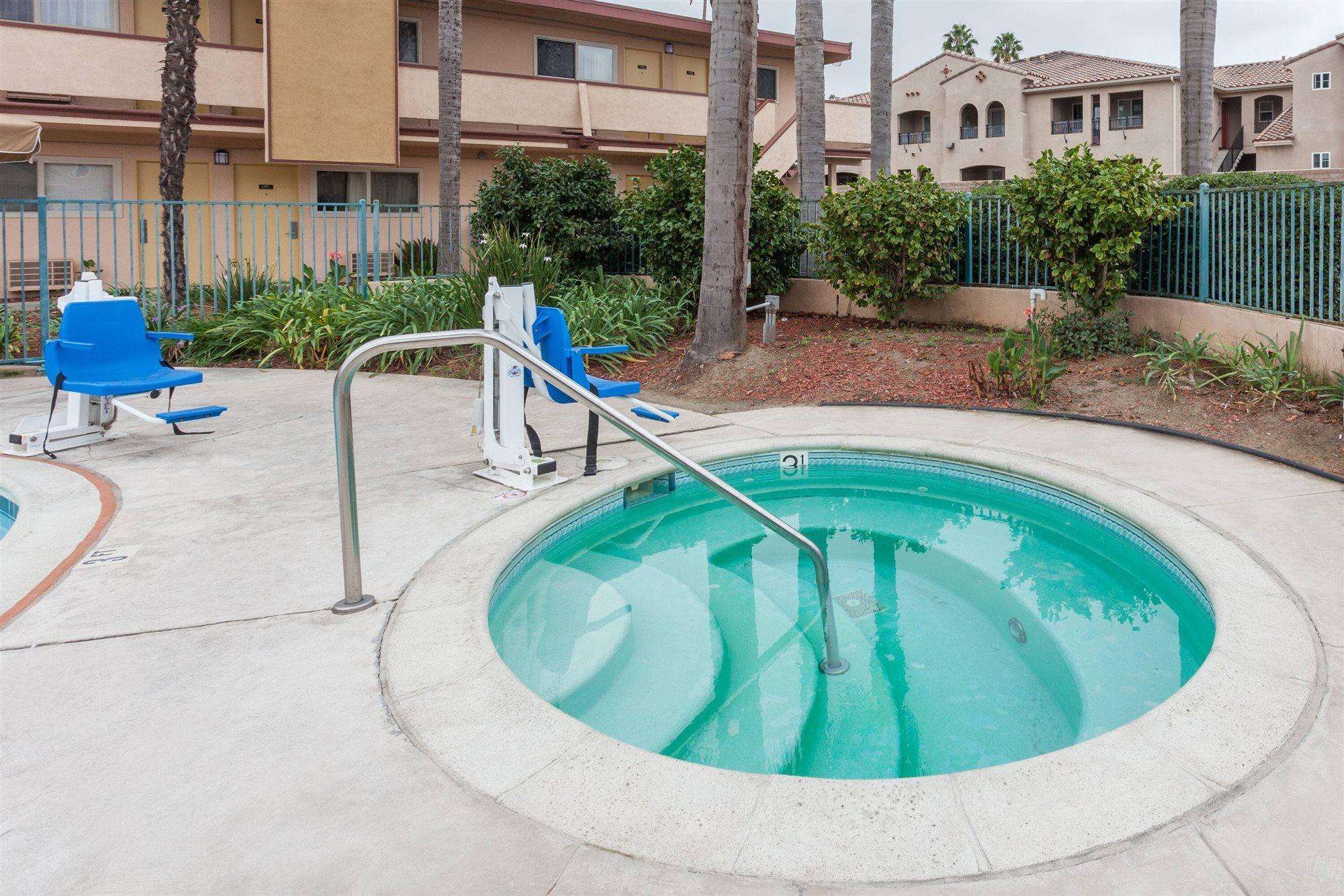 Super 8 By Wyndham Oceanside Marty'S Valley Inn エクステリア 写真