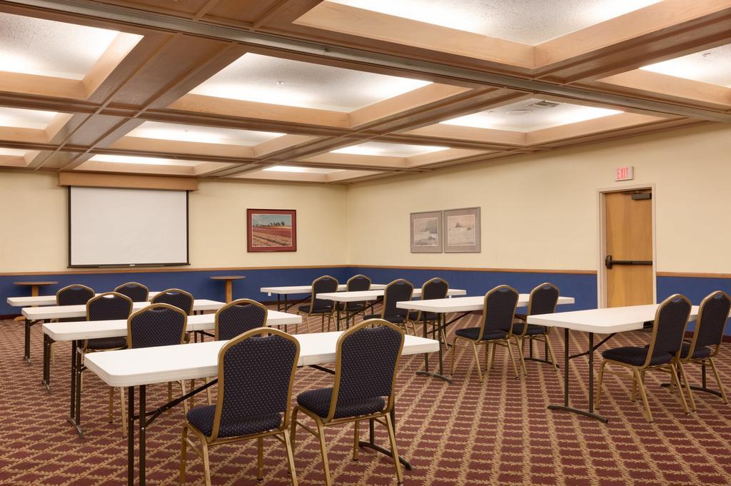 Super 8 By Wyndham Oceanside Marty'S Valley Inn エクステリア 写真