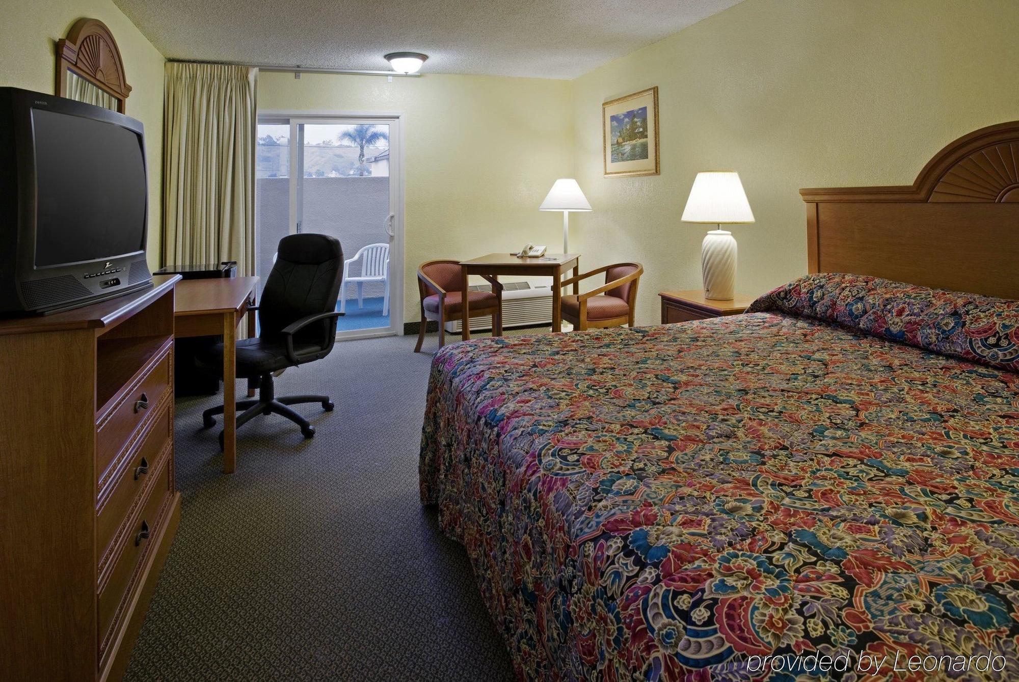 Super 8 By Wyndham Oceanside Marty'S Valley Inn 部屋 写真