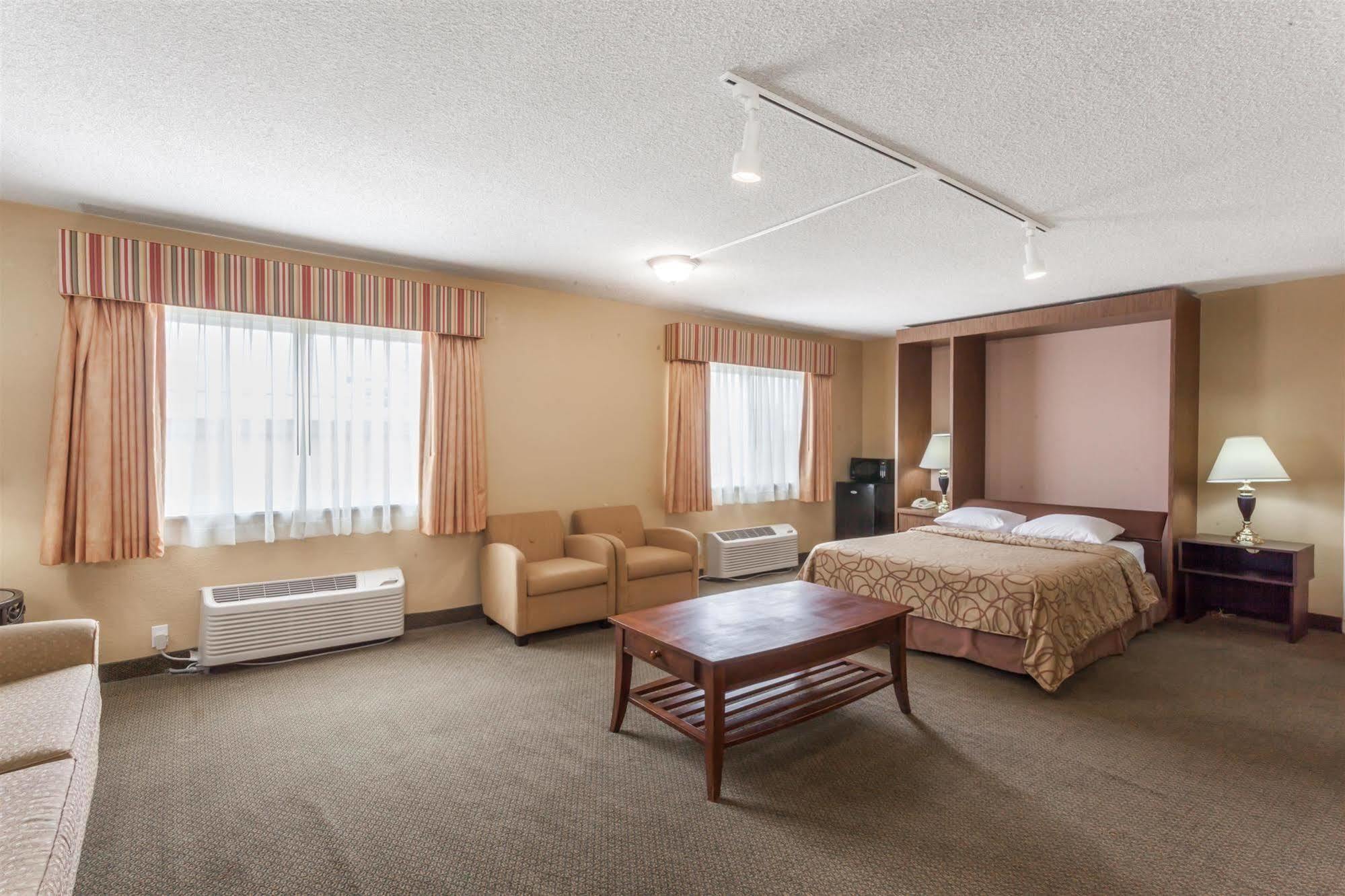 Super 8 By Wyndham Oceanside Marty'S Valley Inn エクステリア 写真
